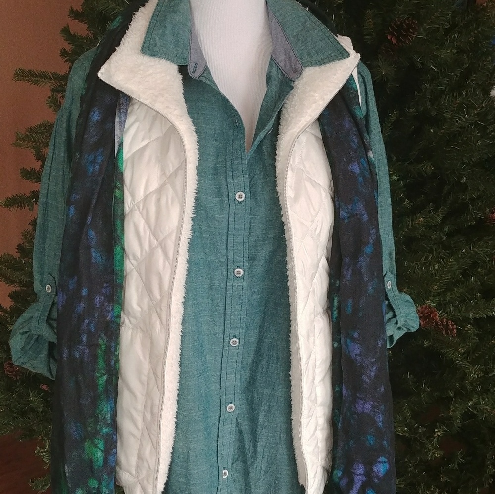 Arizona teal button down top